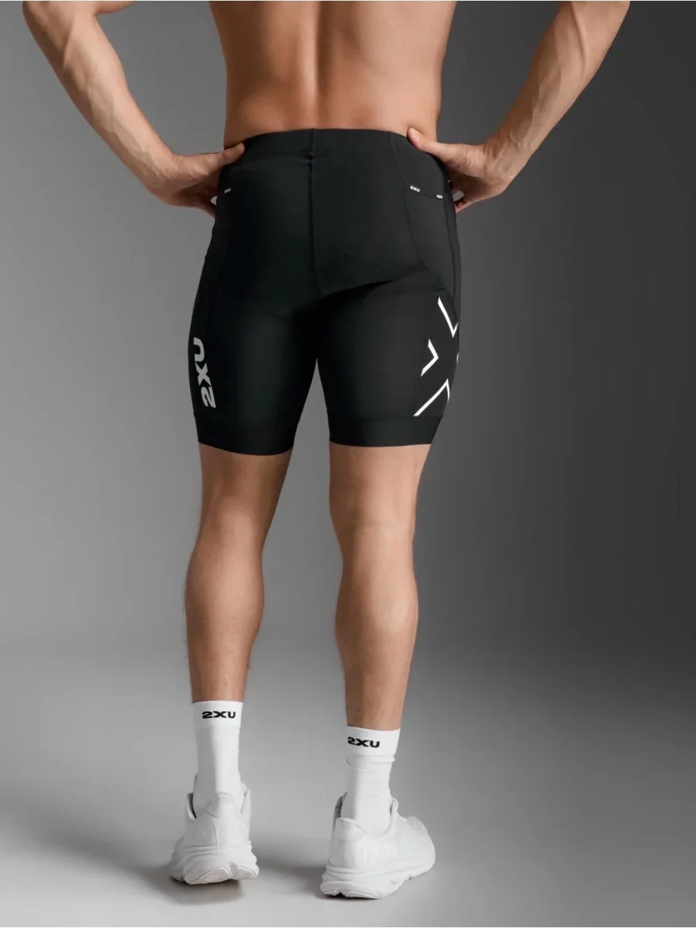 CORE TRI 8 INCH SHORTS